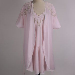 🌺 Vtg Sara Beth Bonwit Teller NWT Pink Embroidered Lace Pearl Nightgown Robe